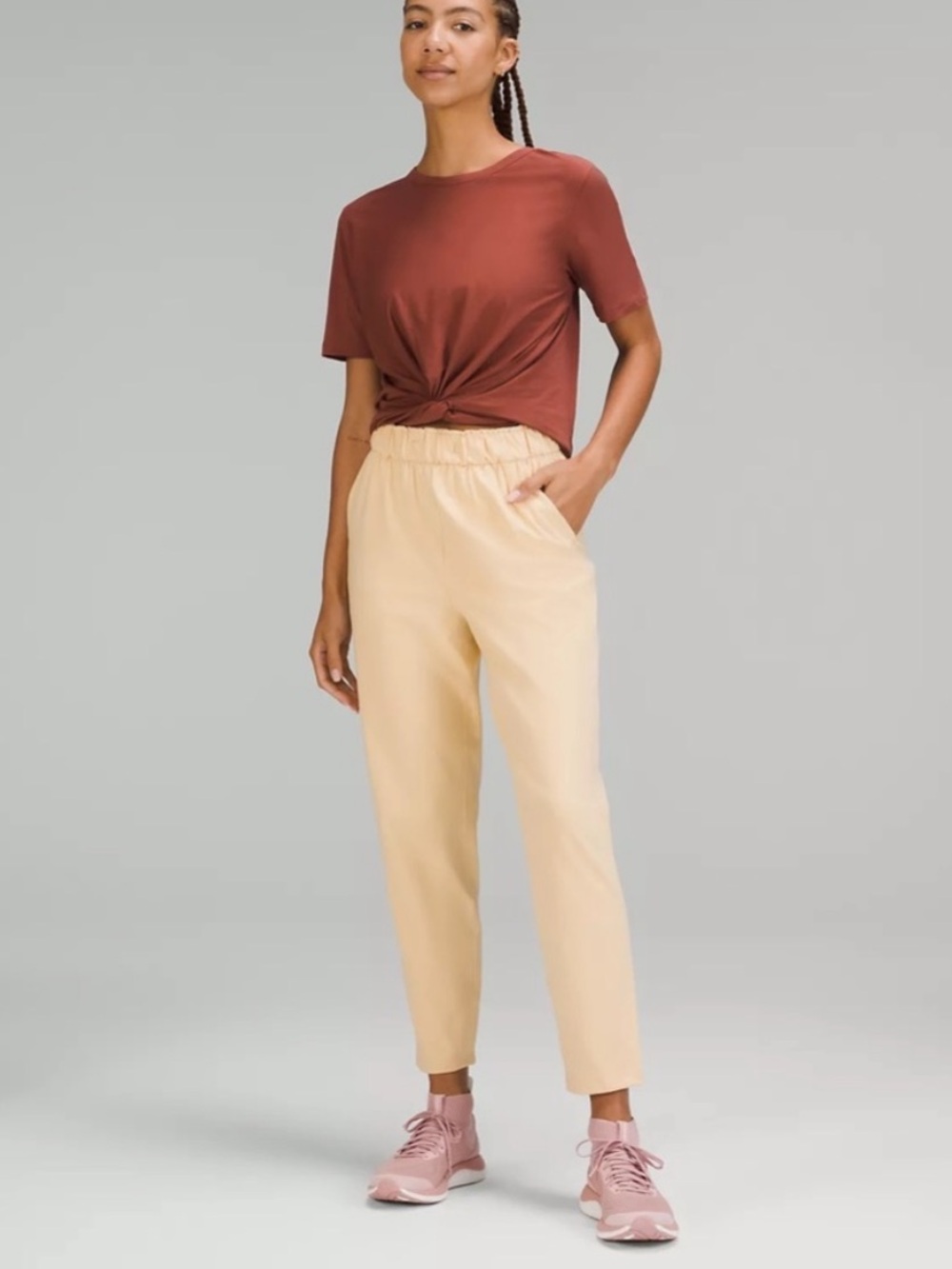 Lululemon Stretch High-Rise Pants Size 6.
